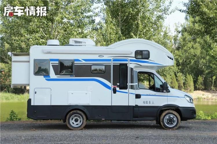 Yutong double expansion RV, 3.0T+8AT, with 152L refrigerator, can accommodate 6 people!