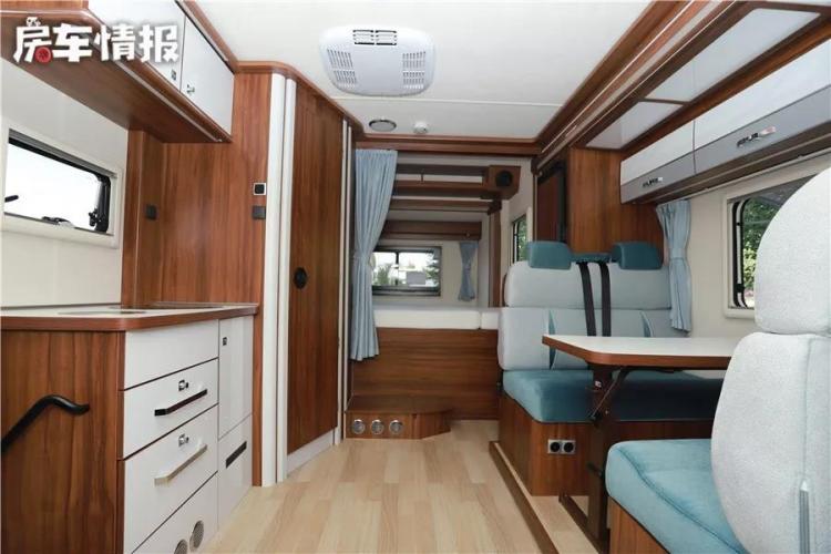 Yutong double expansion RV, 3.0T+8AT, with 152L refrigerator, can accommodate 6 people!