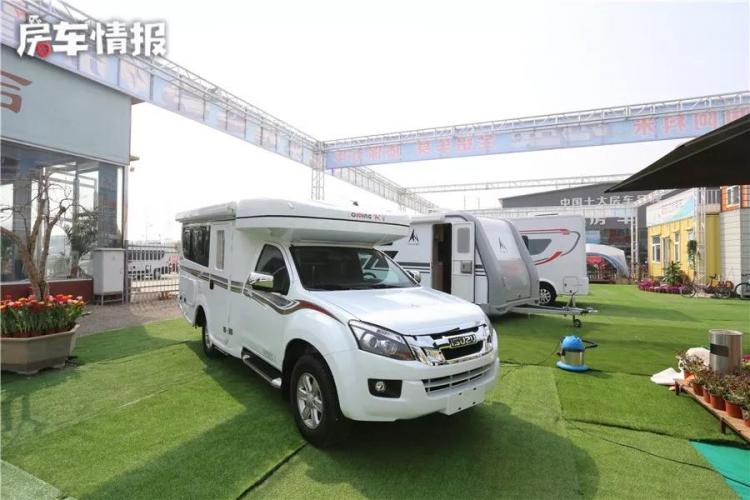 This caravan can be parked in the basement, 4 people can use it without pressure, and the fuel consumption per 100 kilometers is less than 10L