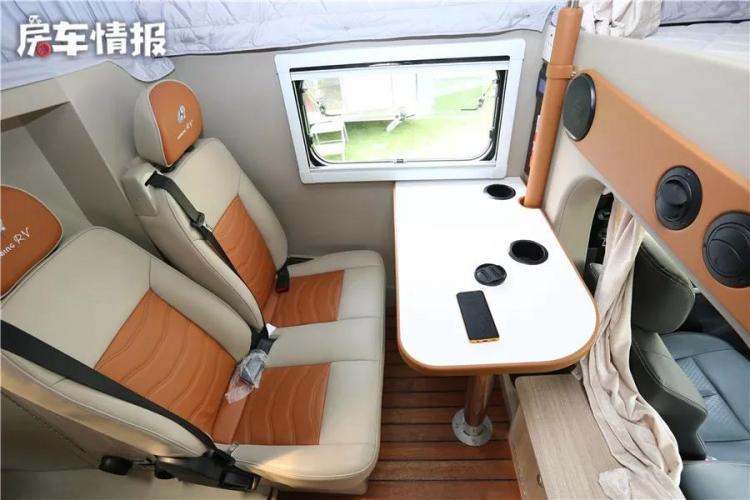 This caravan can be parked in the basement, 4 people can use it without pressure, and the fuel consumption per 100 kilometers is less than 10L