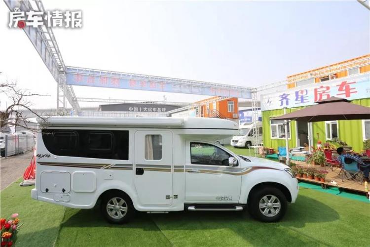 This caravan can be parked in the basement, 4 people can use it without pressure, and the fuel consumption per 100 kilometers is less than 10L