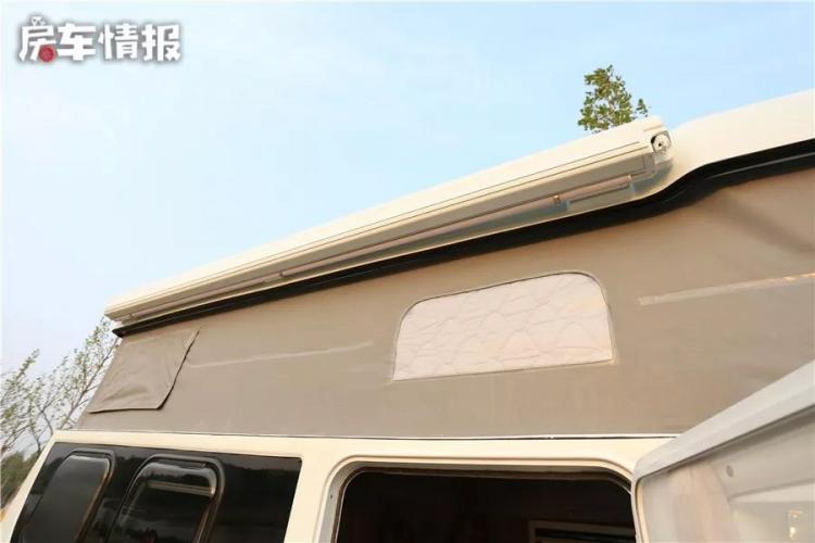 This caravan can be parked in the basement, 4 people can use it without pressure, and the fuel consumption per 100 kilometers is less than 10L