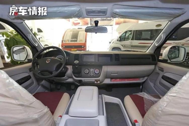 The special price is 318,000, using Toyota engine Shangjing brand with electric bed can sleep 5 people!