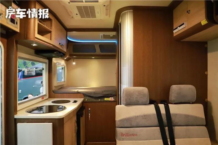 The special price is 318,000, using Toyota engine Shangjing brand with electric bed can sleep 5 people!