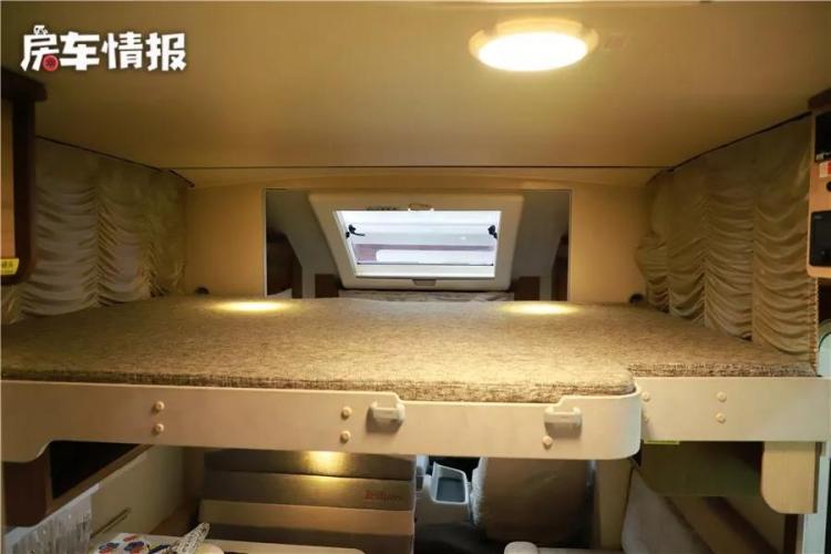 The special price is 318,000, using Toyota engine Shangjing brand with electric bed can sleep 5 people!