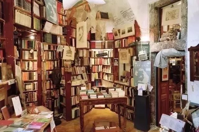 Known as the most beautiful bookstore in the world, but built in the basement?