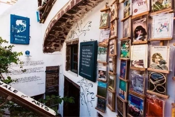 Known as the most beautiful bookstore in the world, but built in the basement?