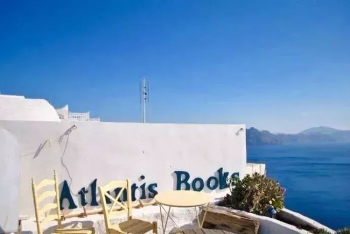 Known as the most beautiful bookstore in the world, but built in the basement?