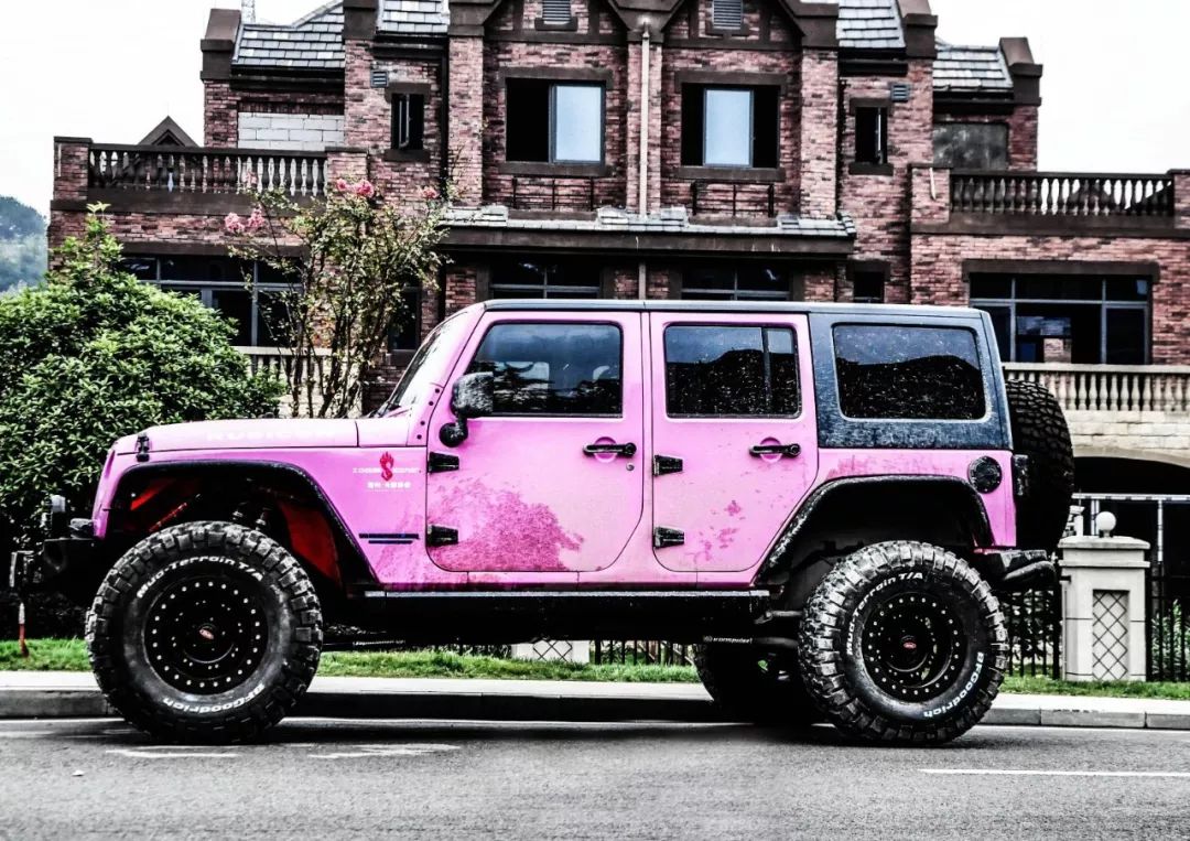 Girls' favorite pink and hardcore Land Rover Series ⅡA also go well together~