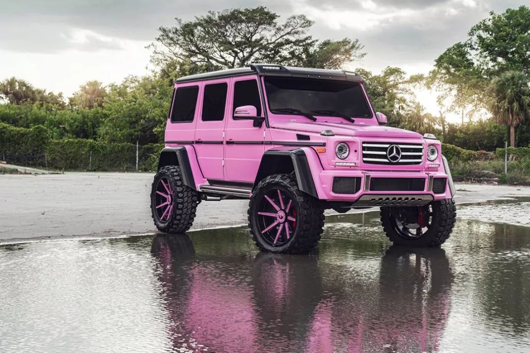 Girls' favorite pink and hardcore Land Rover Series ⅡA also go well together~