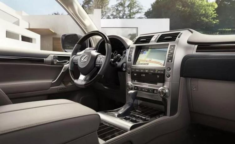 Top Prado facelift debut Lexus GX facelift analysis