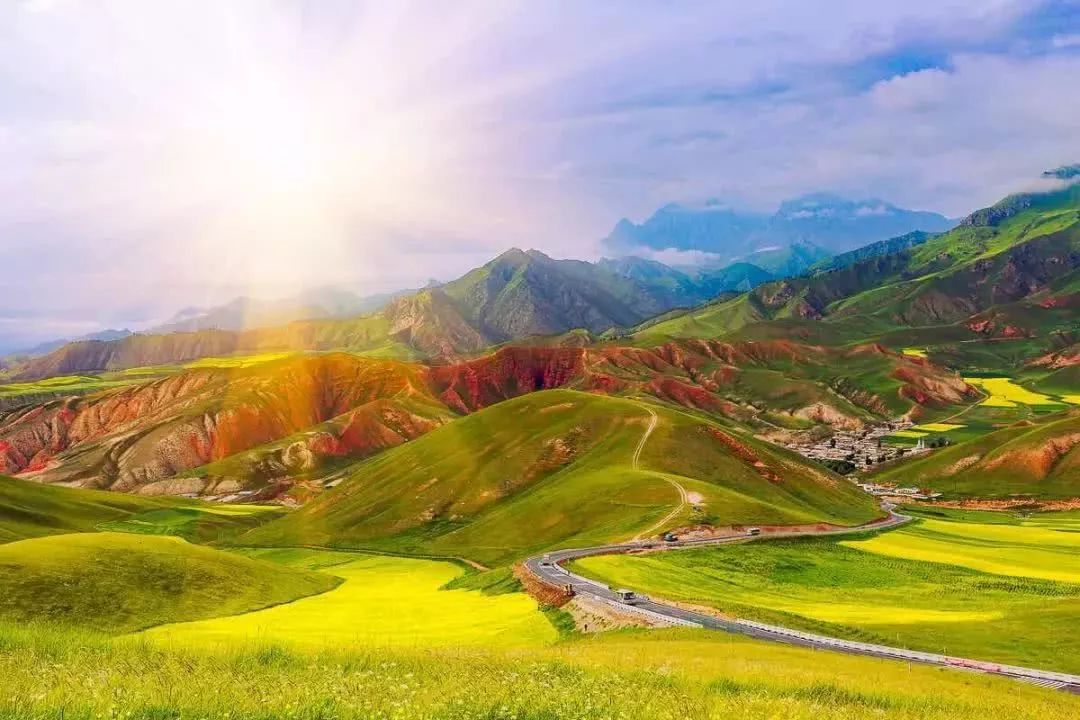 The most beautiful Grand Ring Road in summer in China, you can see all kinds of scenery at once!