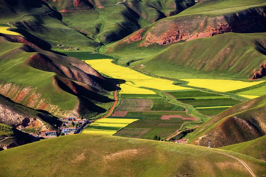 The most beautiful Grand Ring Road in summer in China, you can see all kinds of scenery at once!