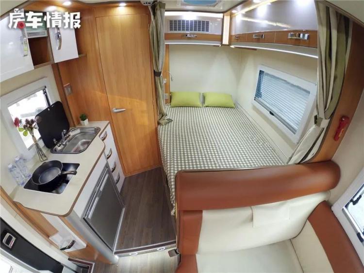 With a budget of more than 700,000 yuan, buy an imported B-type Fiat RV, or a domestically-made C-type Mercedes-Benz with a large space