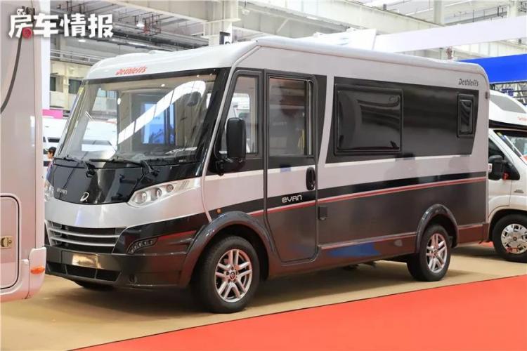 There is no such design in China! The RV C, which looks like a small bus, can be driven instinctively, with an unimaginable layout