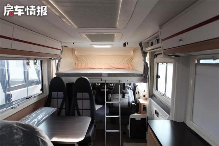 There is no such design in China! The RV C, which looks like a small bus, can be driven instinctively, with an unimaginable layout