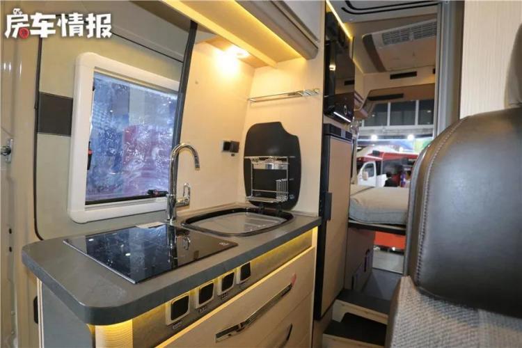 The first-year loan with zero interest rate and super-long warranty, what are the configurations of the debut 379,800 RV