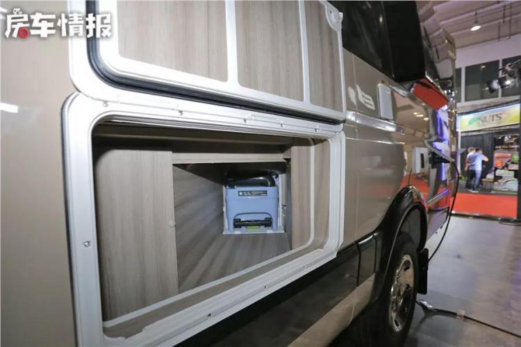 The first-year loan with zero interest rate and super-long warranty, what are the configurations of the debut 379,800 RV