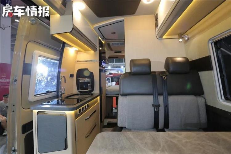 The first-year loan with zero interest rate and super-long warranty, what are the configurations of the debut 379,800 RV