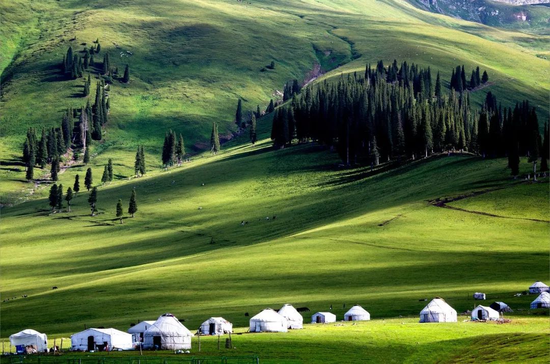 Only when you go to northern Xinjiang do you know how big China is; only when you go to southern Xinjiang do you know how beautiful China is