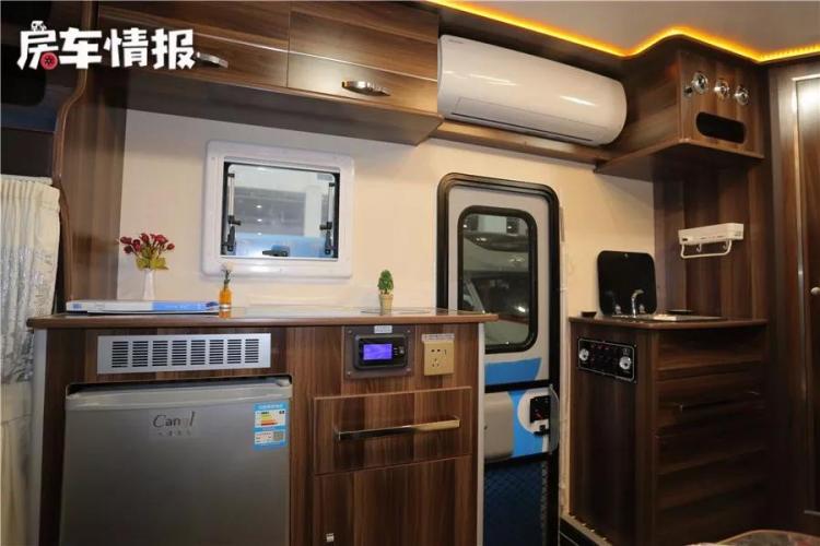 Equipped with a household inverter air conditioner, it is suitable for traveling with a family of 5. This RV has low fuel consumption and high cost performance!