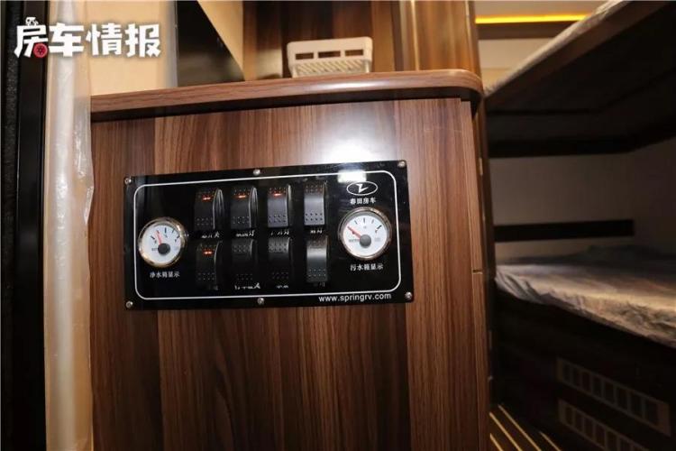 Equipped with a household inverter air conditioner, it is suitable for traveling with a family of 5. This RV has low fuel consumption and high cost performance!