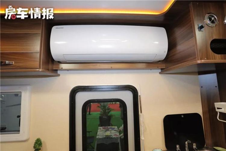 Equipped with a household inverter air conditioner, it is suitable for traveling with a family of 5. This RV has low fuel consumption and high cost performance!