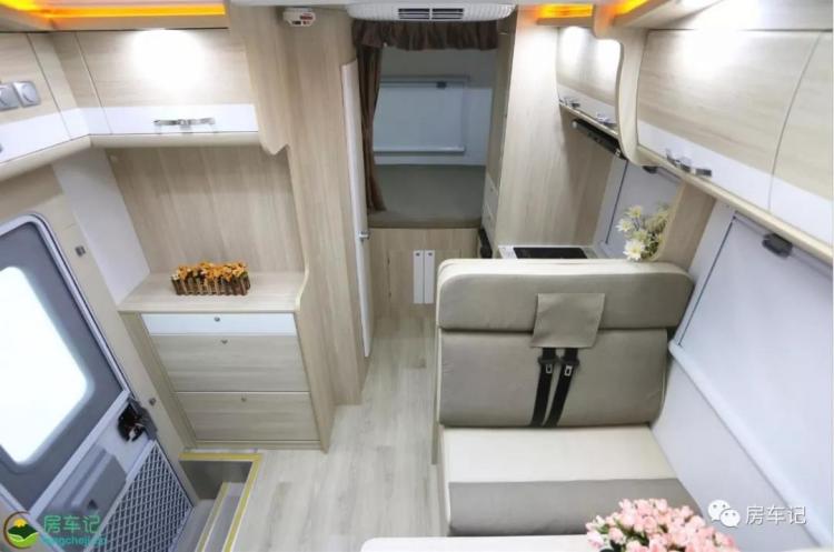 Stylish and beautiful appearance design, ultra-high RV configuration, the real shot of Torrest Eurasian RV!