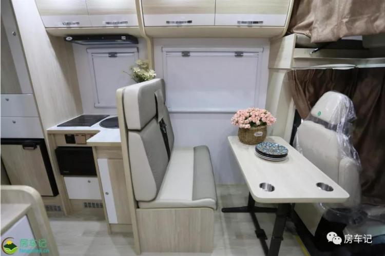 Stylish and beautiful appearance design, ultra-high RV configuration, the real shot of Torrest Eurasian RV!