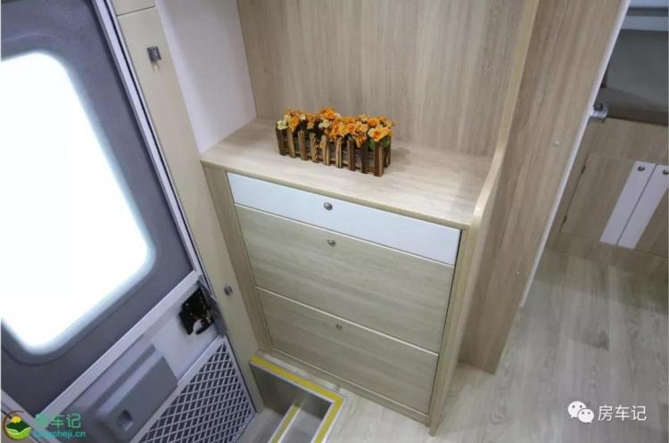 Stylish and beautiful appearance design, ultra-high RV configuration, the real shot of Torrest Eurasian RV!