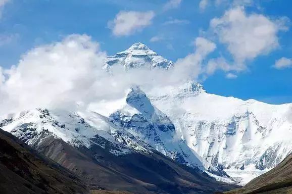 It is false that Mount Everest is permanently closed, but these world-class beauties are really going to disappear!