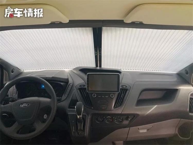 An RV with a fuel consumption of less than 10L per 100 kilometers, with a compact body that can be driven with a Beijing Blue card, can sleep 4 people
