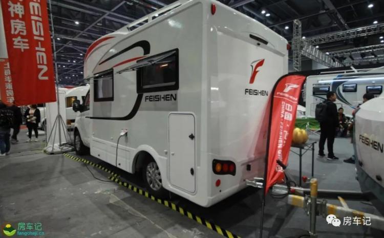 Equipped with an outdoor KTV system, the real shot of Feishen V80T RV, priced at 368,000!