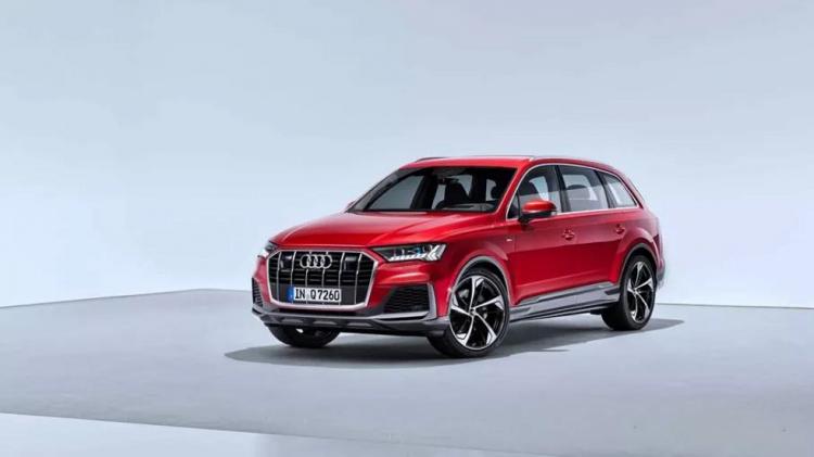 Analysis of the minor facelift Audi Q7 due to changes in details