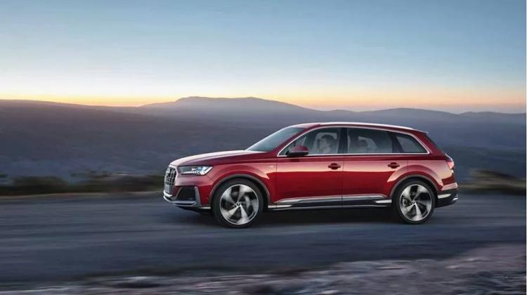 Analysis of the minor facelift Audi Q7 due to changes in details