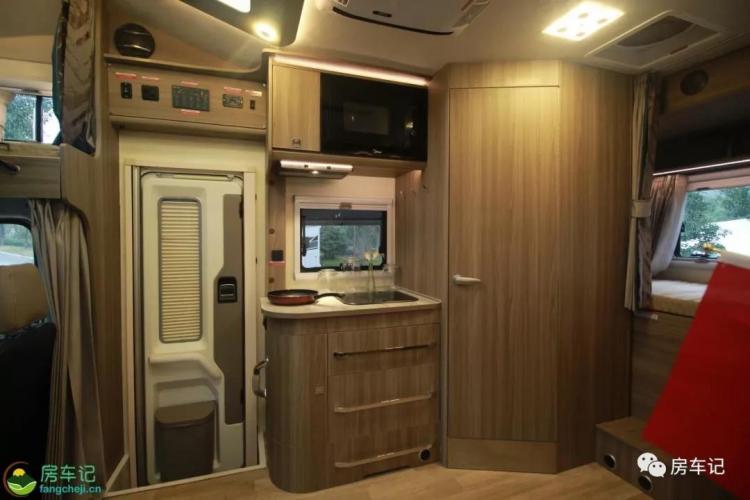 Fresh and natural appearance, high-end boutique interior, the real shot of River V810 single expansion RV!