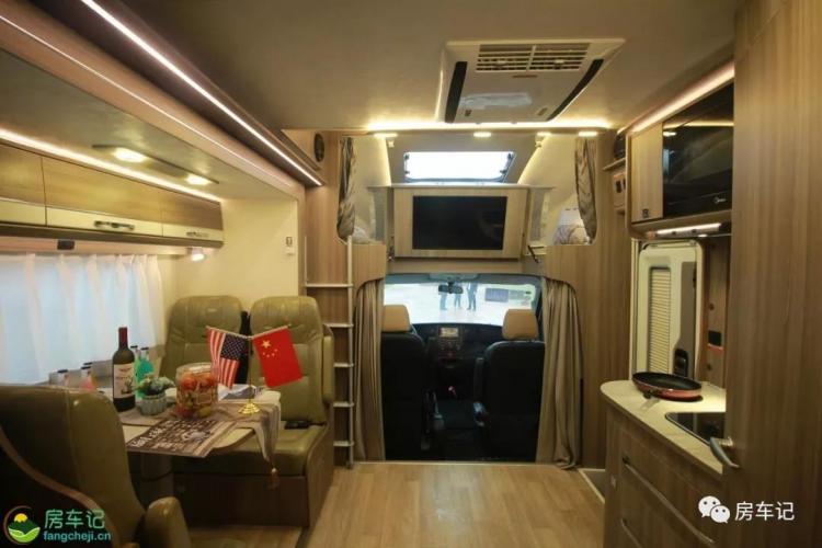 Fresh and natural appearance, high-end boutique interior, the real shot of River V810 single expansion RV!