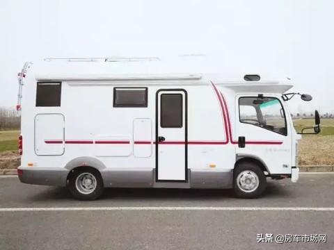 This Nissan large light truck RV can be driven by C2! Integral molding of sound insulation and thermal insulation shell