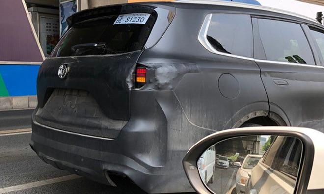 China flagship SUV road test spy photos exposure will be listed in September