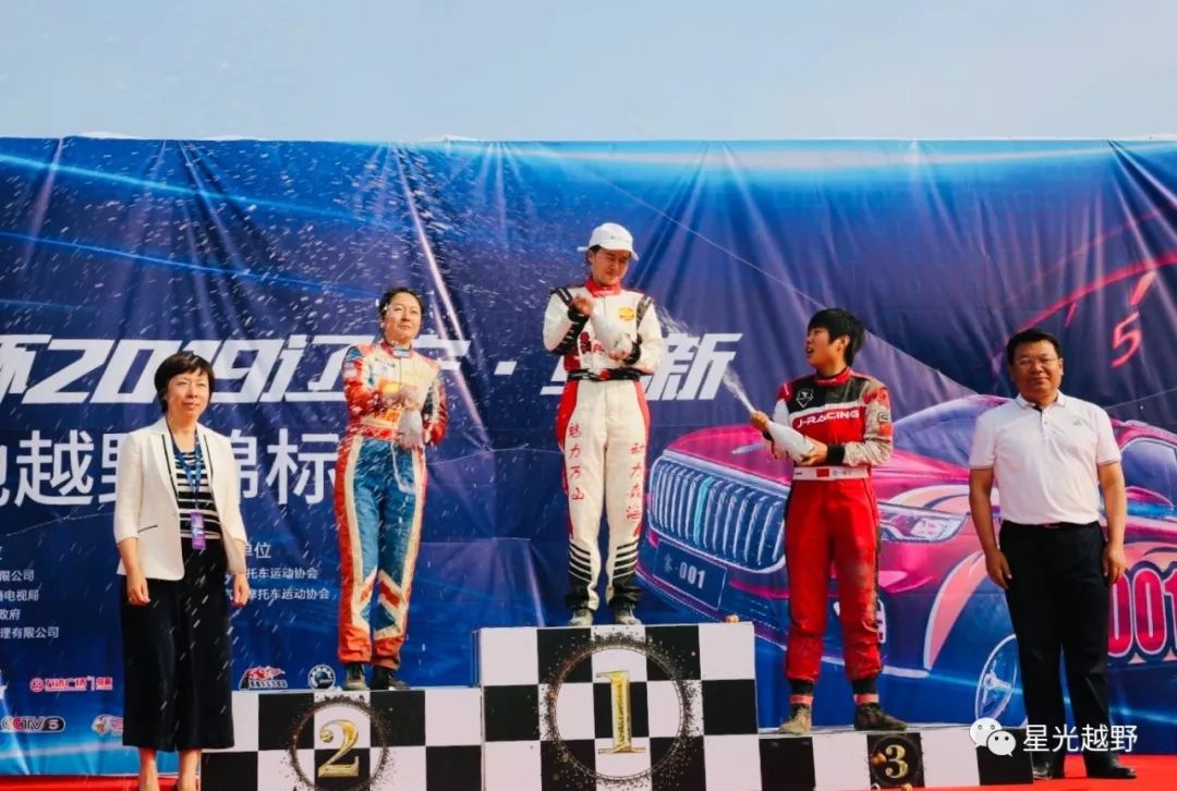 2019 COC Liaoning Fuxin Station surprises the pure women's stunt team debut stage several joys