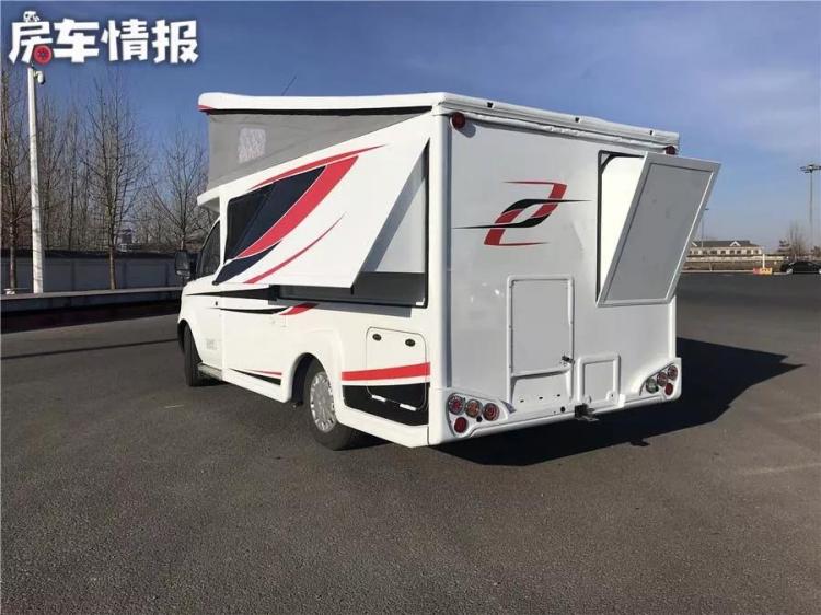 The price of this RV is reduced by 70,000, the height is only 2.3 meters, and it can sleep 4 people.
