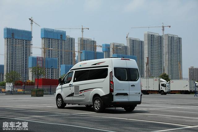 The new Transit RV, whether you need a fixed bathroom or not, this car will give you the answer