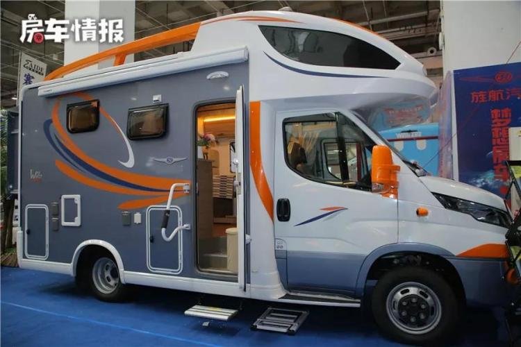 High water and electricity configuration, this RV 3.0T+8AT is equipped with air suspension, 5 people can live comfortably