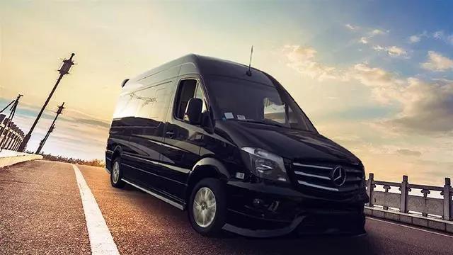 The heart is far away, the body must move! ——Golden Delicious Mercedes-Benz Commercial Vehicle, which has a certain function of RV