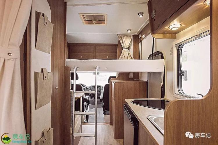 The C-type RV built on the German Mercedes-Benz chassis is noble and luxurious, with a unique layout and complete configuration!