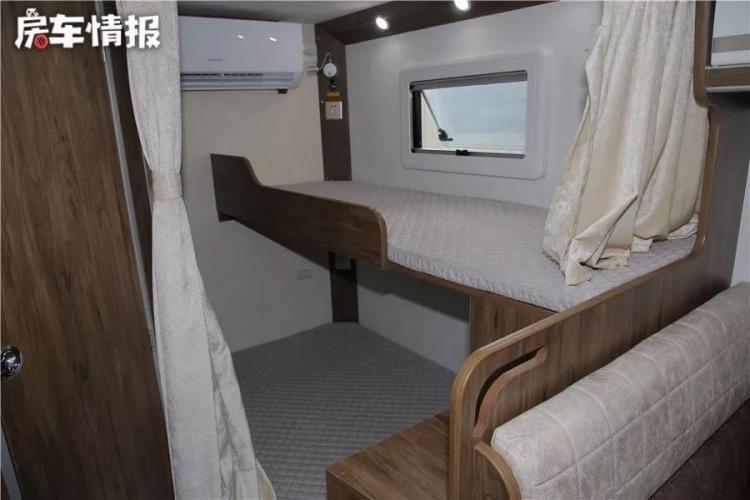The price is 299,800, enough for 6 people to rest and use. What do you think of the Ford remodeled RV?