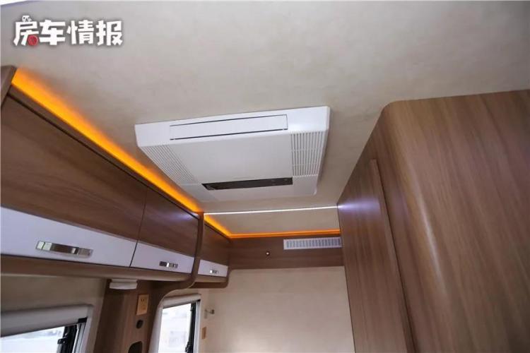 3.0T+8AT strong power combination, RV with children's bed, the elderly and children like it!