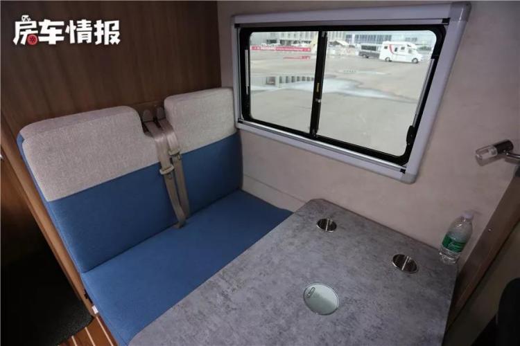 3.0T+8AT strong power combination, RV with children's bed, the elderly and children like it!