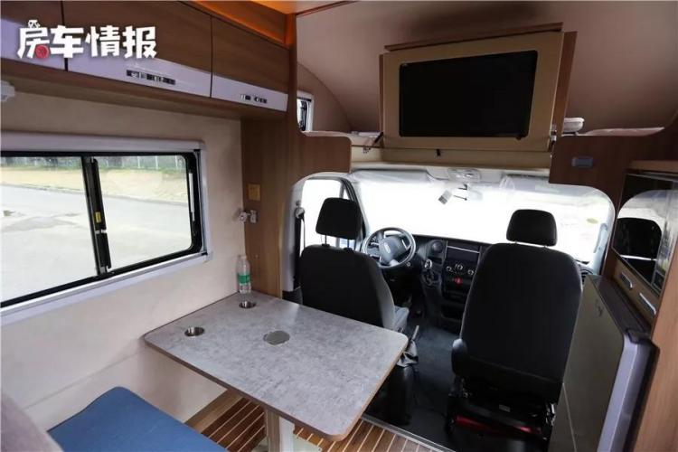 3.0T+8AT strong power combination, RV with children's bed, the elderly and children like it!