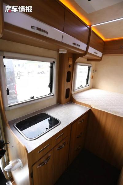 3.0T+8AT strong power combination, RV with children's bed, the elderly and children like it!